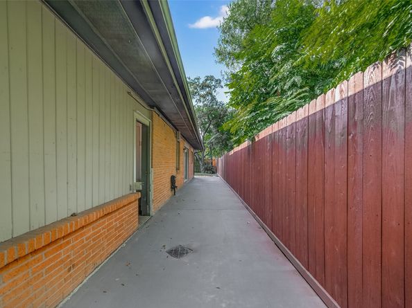 9906 Tolman Street, Houston TX 77034