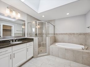 3717 Oakroc Grv, Houston TX 77018