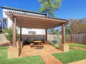 3717 Oakroc Grv, Houston TX 77018