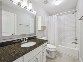 3717 Oakroc Grv, Houston TX 77018