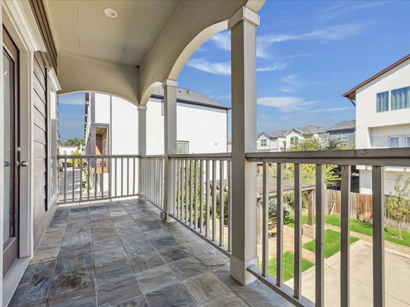 3717 Oakroc Grv, Houston TX 77018