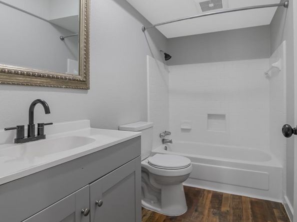 7638 Parker Road, Houston TX 77016