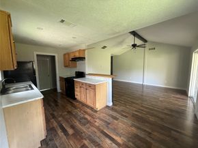 7638 Parker Road, Houston TX 77016