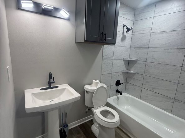 7638 Parker Road, Houston TX 77016