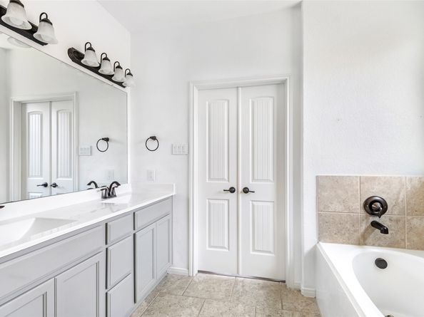 13303 Canton Cliff Ct Court, Humble TX 77346