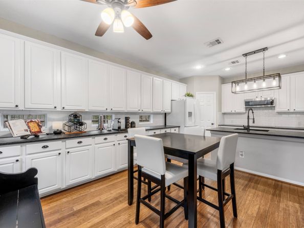 18 Wintergreen Trail, The Woodlands TX 77382