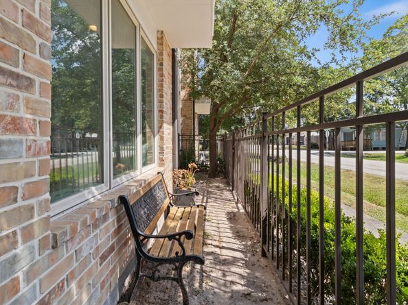 5004 Rose Street, Houston TX 77007