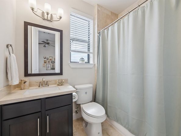 5729 Larkin Street D, Houston TX 77007