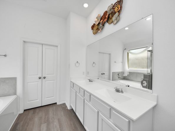 24063 Hawthorn Lakes Drive, New Caney TX 77357