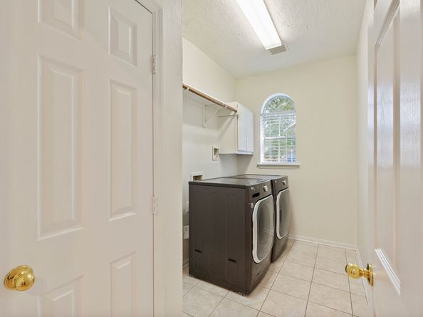 122 N Westwinds Circle, The Woodlands TX 77382