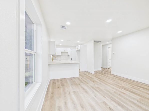 421 De Haven Street, Houston TX 77029