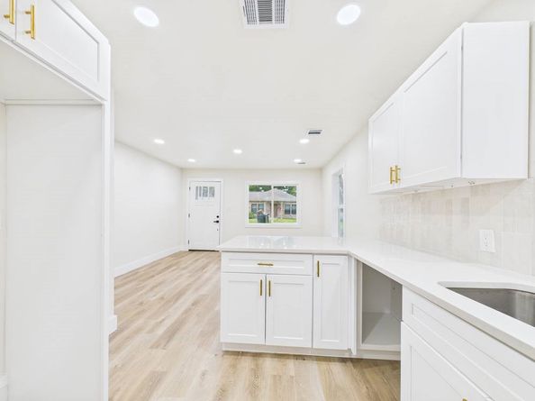 421 De Haven Street, Houston TX 77029