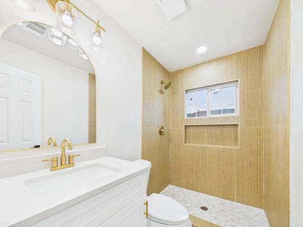 421 De Haven Street, Houston TX 77029