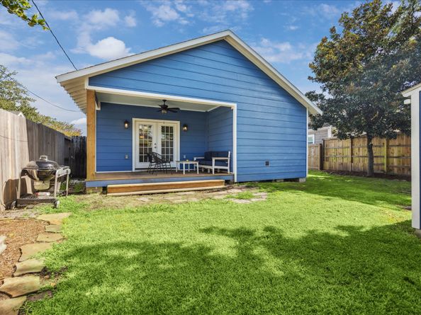 1124 Dunbar Street, Houston TX 77009