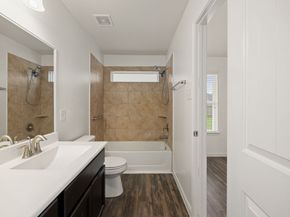 5711 Mid Way, Houston TX 77339