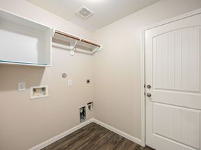 5711 Mid Way, Houston TX 77339