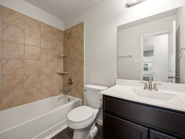 5711 Mid Way, Houston TX 77339