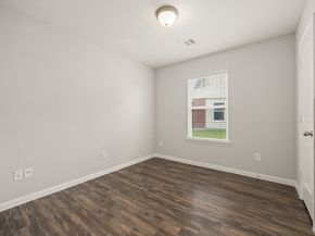 5711 Mid Way, Houston TX 77339