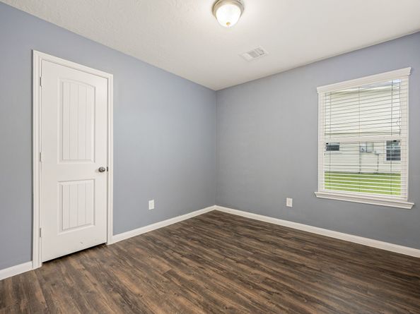 5711 Mid Way, Houston TX 77339