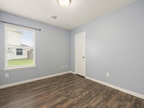 5711 Mid Way, Houston TX 77339