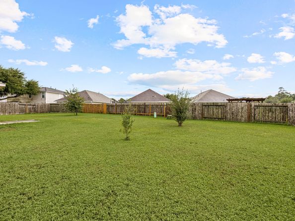 5711 Mid Way, Houston TX 77339