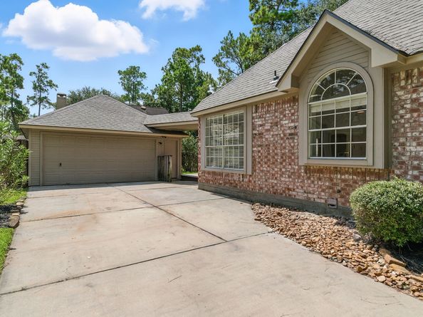 2 Rolling Stone Place, The Woodlands TX 77381