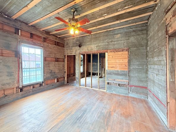 803 Brooks Street, Houston TX 77009