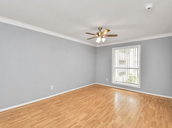 3065 Walnut Bend Lane 21, Houston TX 77042