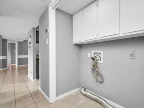 3065 Walnut Bend Lane 21, Houston TX 77042