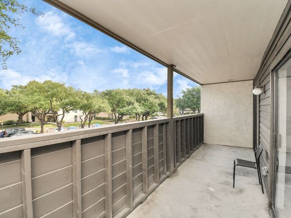 3065 Walnut Bend Lane 21, Houston TX 77042