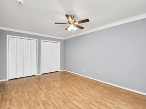 3065 Walnut Bend Lane 21, Houston TX 77042