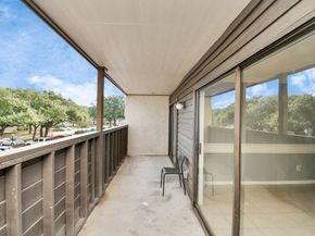 3065 Walnut Bend Lane 21, Houston TX 77042