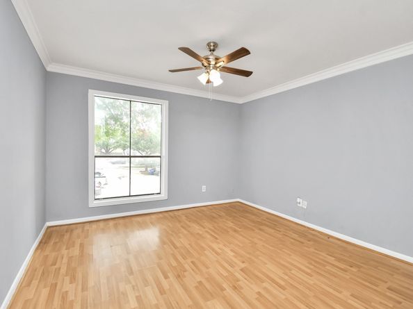 3065 Walnut Bend Lane 21, Houston TX 77042
