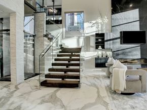 5158 Huckleberry Circle, Houston TX 77056