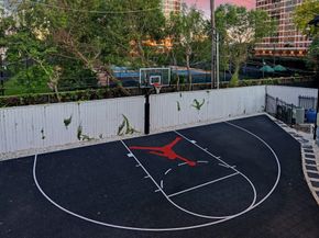 5158 Huckleberry Circle, Houston TX 77056