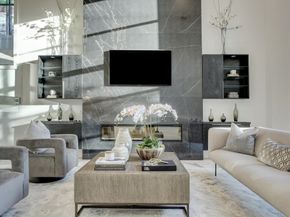 5158 Huckleberry Circle, Houston TX 77056