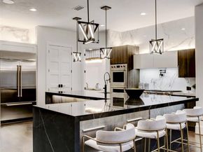 5158 Huckleberry Circle, Houston TX 77056