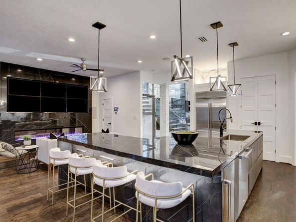 5158 Huckleberry Circle, Houston TX 77056