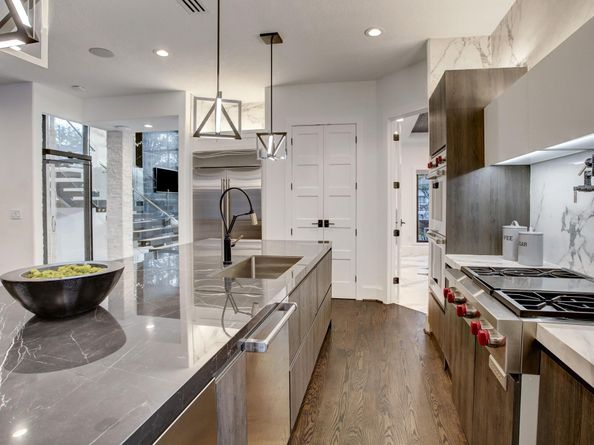 5158 Huckleberry Circle, Houston TX 77056