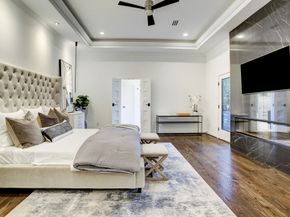 5158 Huckleberry Circle, Houston TX 77056