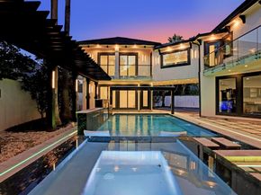 5158 Huckleberry Circle, Houston TX 77056