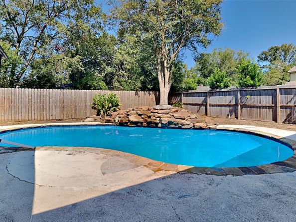 15427 Baybrook Drive, Houston TX 77062