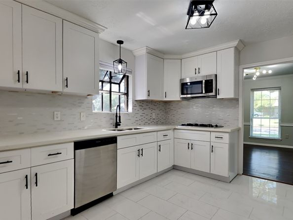 15427 Baybrook Drive, Houston TX 77062