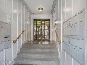 4 Lafayette Court 1C, Greenwich CT 06830