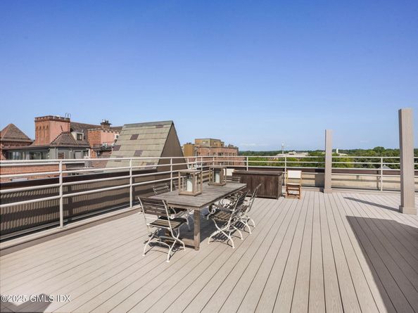 4 Lafayette Court 1C, Greenwich CT 06830