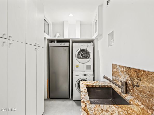 565 Oenoke Ridge, New Canaan CT 06840