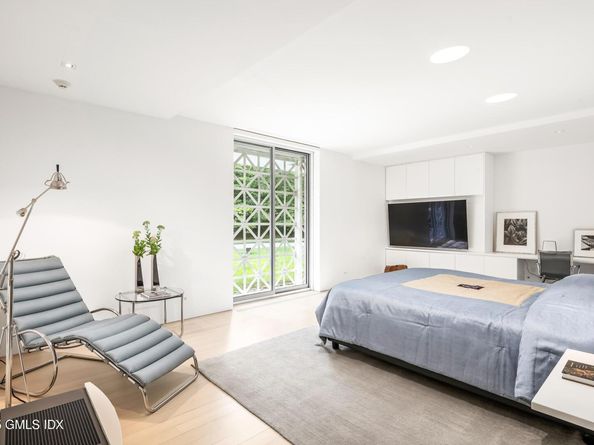 565 Oenoke Ridge, New Canaan CT 06840