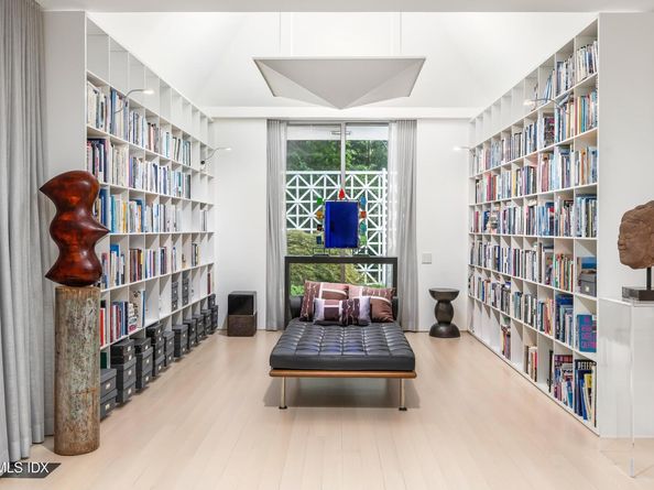 565 Oenoke Ridge, New Canaan CT 06840