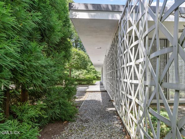 565 Oenoke Ridge, New Canaan CT 06840