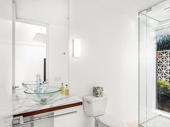 565 Oenoke Ridge, New Canaan CT 06840